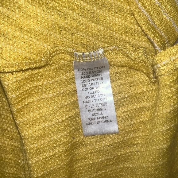 Mustard Flowy Quarter Sleeve scoops Neck Sweater Top - Picture 6 of 7